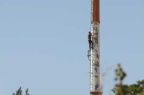  صور: جندي يحاول الانتحار قفزاً من مكان مرتفع في مدينة الرملة